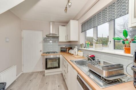 KITCHEN AND LIVING ROOM/DINER