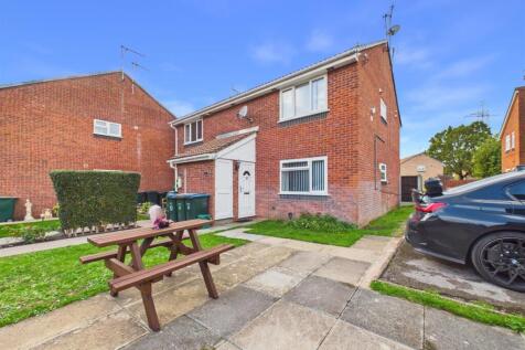 1-bed flat on Hurn Way, Coventry, CV6 6LF, £700/mo