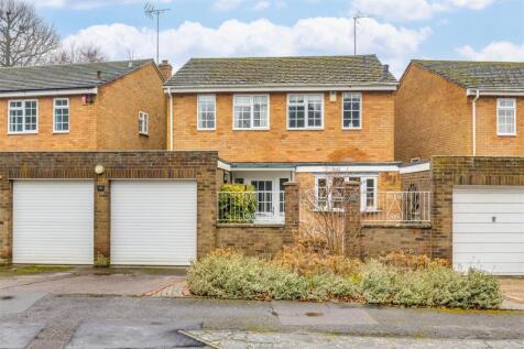 St Mary_s Close FRONT.JPG