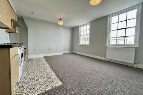 Living Room/Kitchen