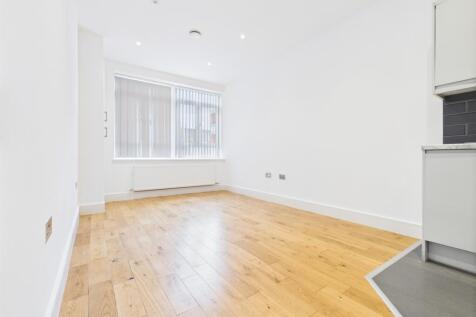 Lime Tree Way, Chineham, Basingstoke, RG24 photo 3