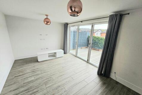 Citron Avenue, Coalville, LE67 photo 4