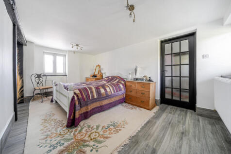 1333980-6-6895e92...