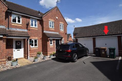 Driveway/Garage