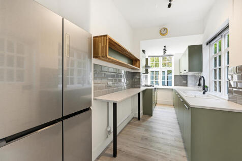 Holyoake Walk, Ealing, London, W5 photo 3