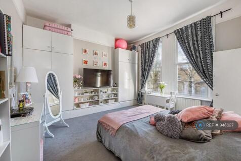 Living Area/Bedroom