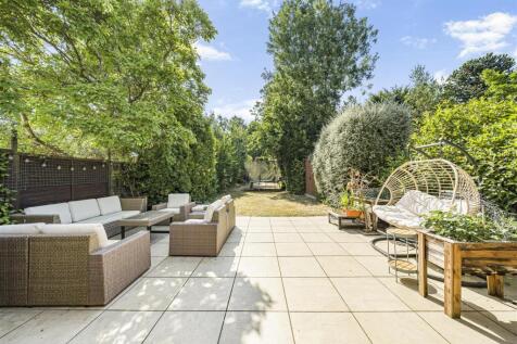 10 Lawn Cl, Datchet, Slough SL3 9JZ23.jpg