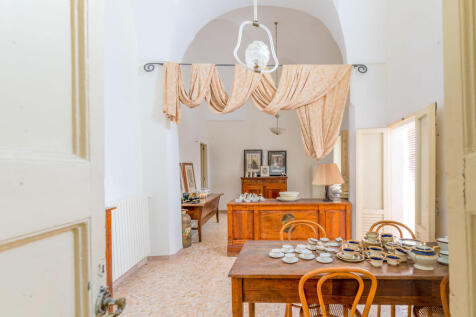 0013860-052_palazzo_urselli_for_sale_grottagli.jpg