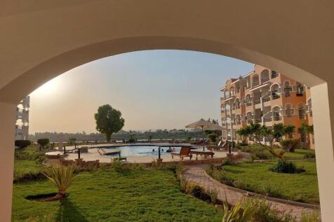 Sunset Nile &amp; Pool