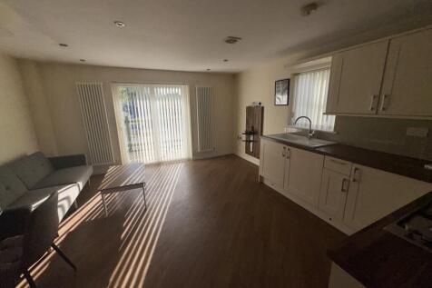 187 Tettenhall Road  The Coach House Wolverhampton  WV6 0BZ photo 3