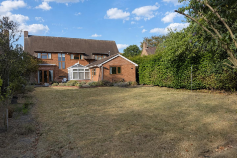 Good Sized Rear Garden