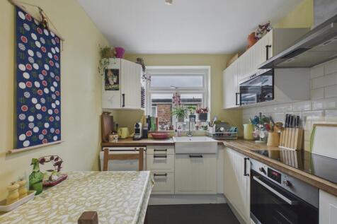 Separate fitted kitchen