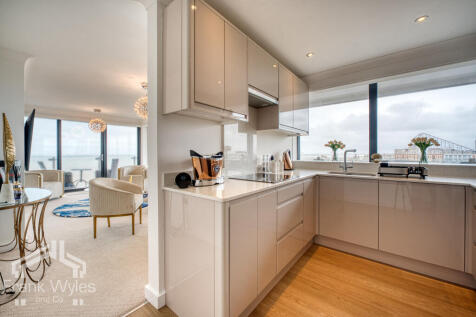 Coastal Point 647-655, New South Promenade, Blackpool, Lancashire photo 4