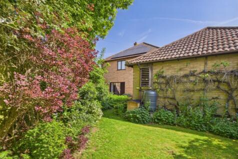 CAM02519G0-PR0268-STILL008