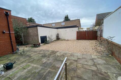 Retail Property (high street) to rent Image 4