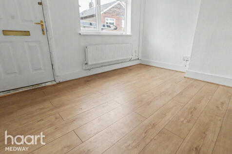 Taunton Road, GRAVESEND photo 5