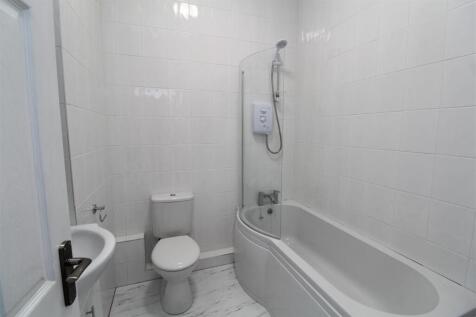 Bathroom.JPG