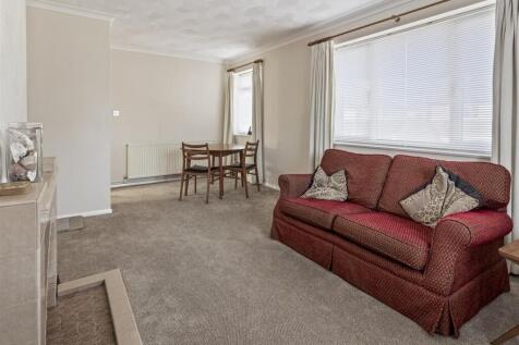 16 Chesham Close-002.JPG