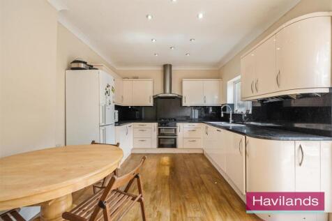 Broomfield Avenue-16.jpg