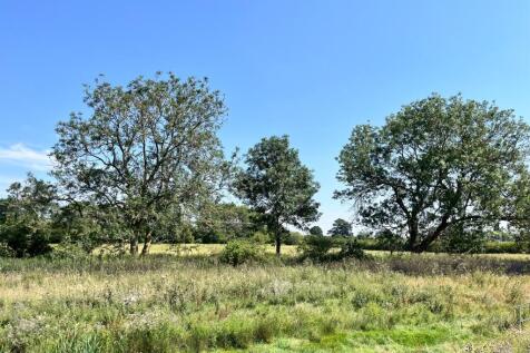 Mallard Meadows edge of countryside