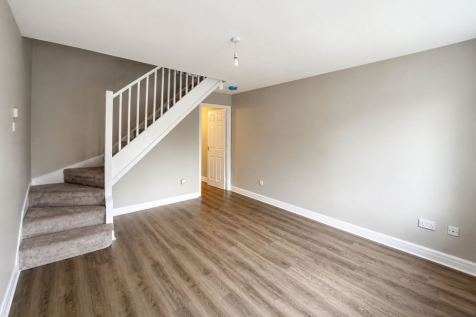 Petworth Close, Manchester, M22 photo 2