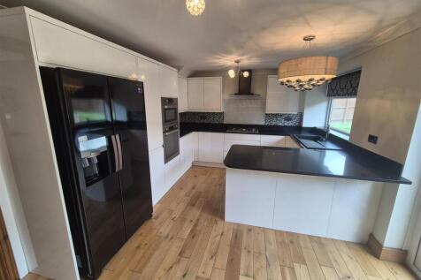 Wordsworth Close, Dukinfield photo 3