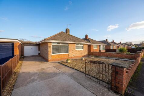 2 bed detached bungalow for sale