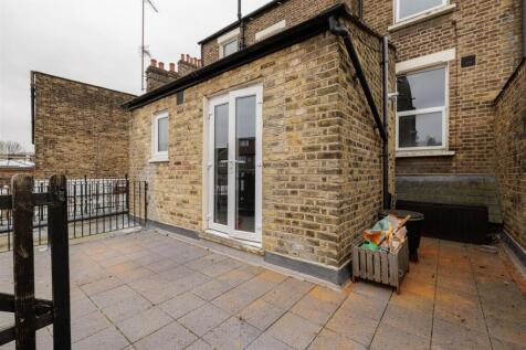 Wood Street, E17