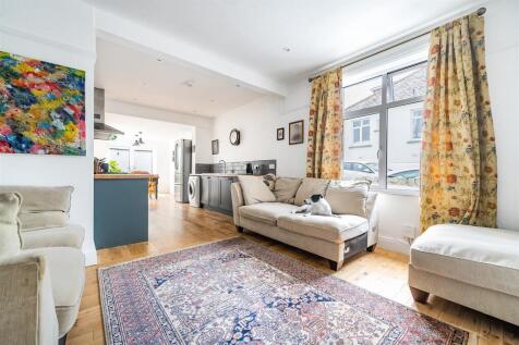 Sitting Room/Kitchen