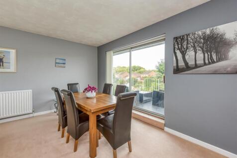 6 St Johns close-Sitting Room (2).jpg