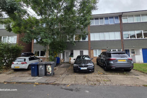 3 bed town house for sale Doggetts Close, East Ba