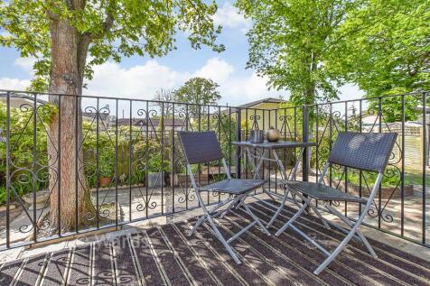 Patio / Decking