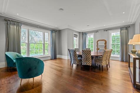 Abbots Drive, Wentworth Estate, Virginia Water GU25 4SF photo 4