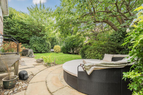 1361344-9-68dd3a7...