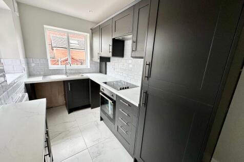Cherry Tree Lane, Great Moor, Stockport, SK2 photo 2