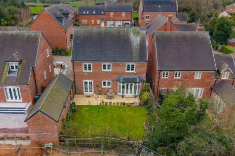 4 Ivy Close Drone-7.jpg