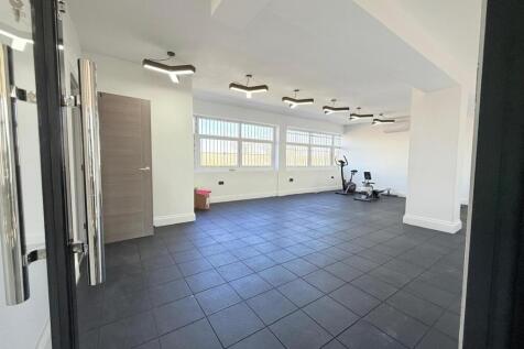 WhatsApp Image 2025-03-18 at 14.16.52 (1).jpeg