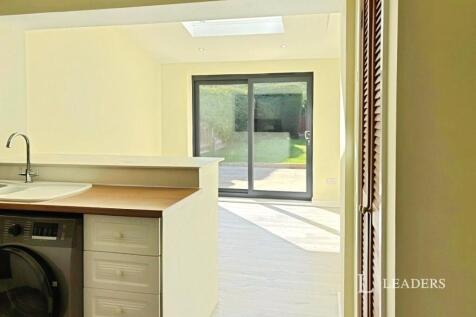 Kenneth Close, Cheltenham, Gloucestershire, GL53 photo 3