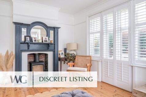 Discreet Listing