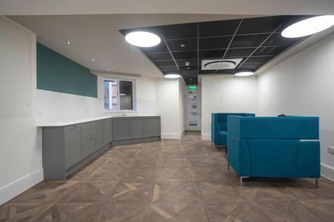 10 8589 Colmore Row Birmingham  Kitchenette.jpg