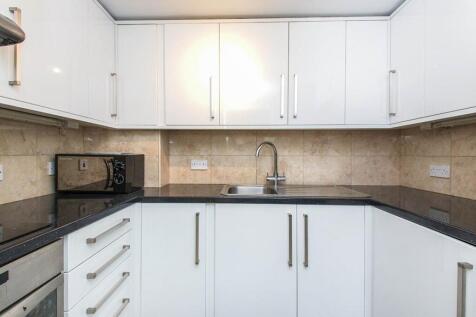 Chantry Close, London, SE2 photo 4
