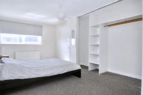 bedroom also.jpeg