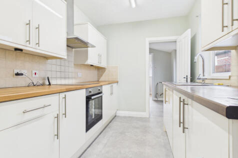 Three Bedroom Terraced Home to Rent
