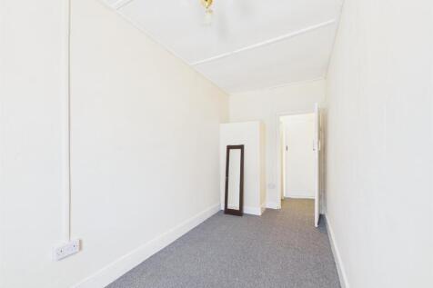 Entrance Hall/Bedroom 2