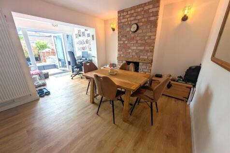 Kitchen/dining room/study space