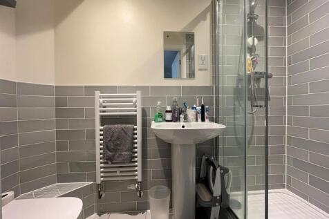 Ensuite.jpeg