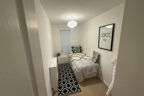 Bedroom 2 - Single bedroom.jpg