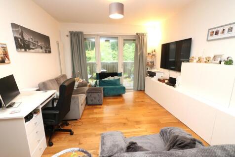 Clock House Gardens, Welwyn, AL6 photo 3