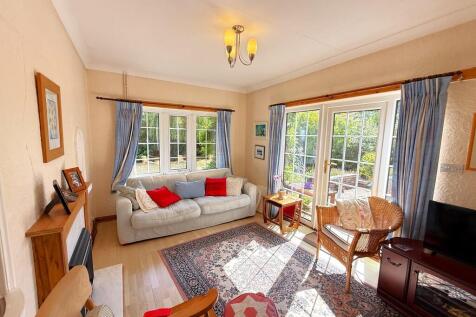 LIVING ROOM 1