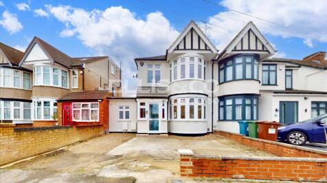 Alicia Gardens, Harrow, HA3 photo 4